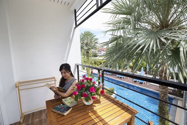 Grand Deluxe Balcony Room, Pool View