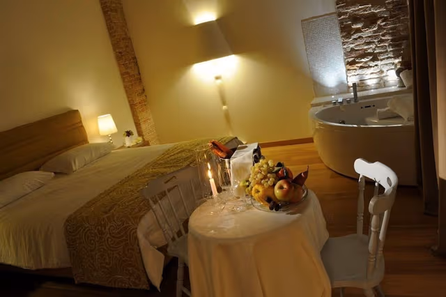 Junior Suite, Jetted Tub