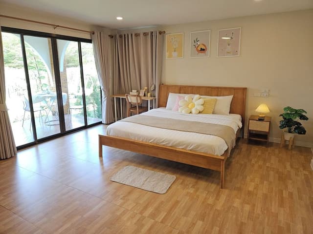 Superior Room, 1 King Bed, Patio, Garden Area