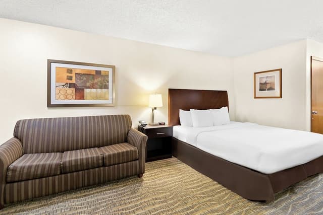 Standard Room, 1 Queen Bed, Accessible, Non Smoking