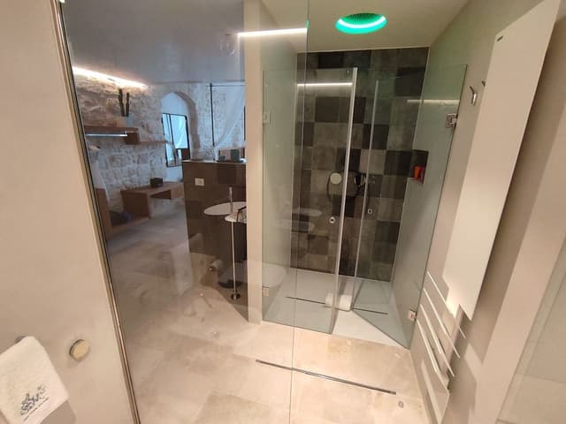 Superior Suite, 1 King Bed, Bathtub, Oceanfront