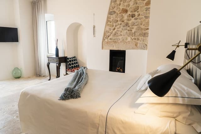 Deluxe Suite, 1 King Bed, Balcony, Oceanfront