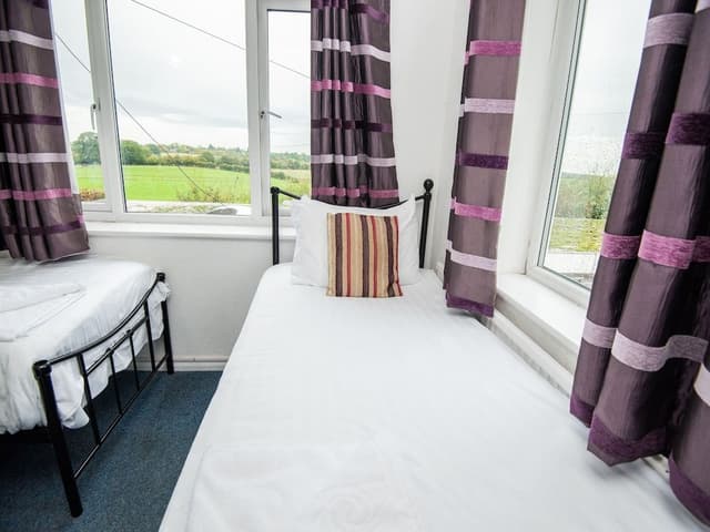 Standard Twin Room, 2 Twin Beds (Shared)