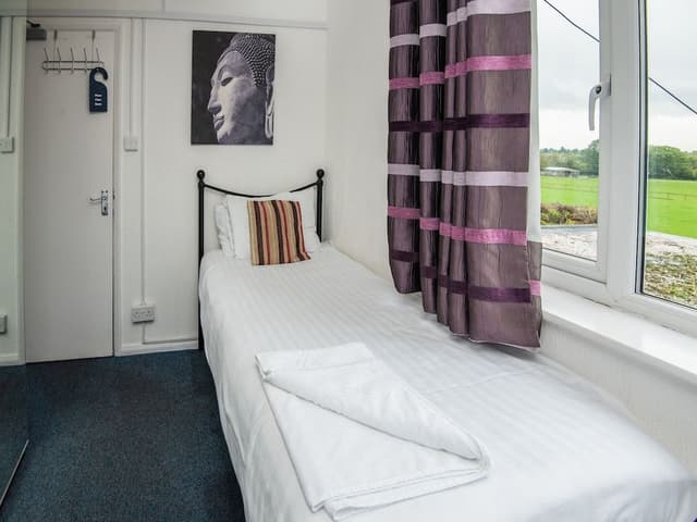 Standard Single Room, 1 Twin Bed (Shared)