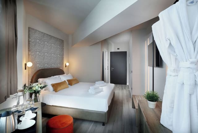 Deluxe Double or Twin Room, Hill View