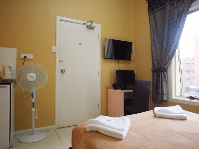 Standard Double Ensuite Room