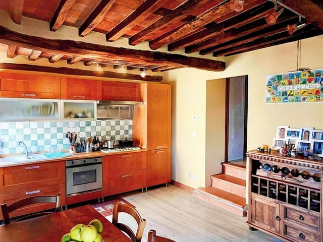 Duplex, Hill View