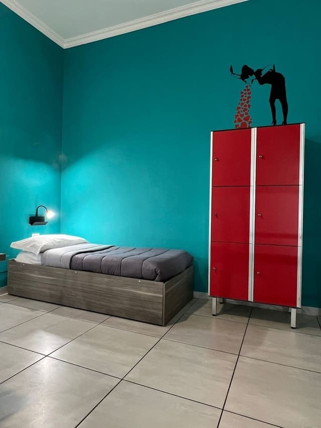 Shared Dormitory, Multiple Bedrooms