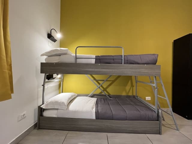 Shared Dormitory, Multiple Bedrooms