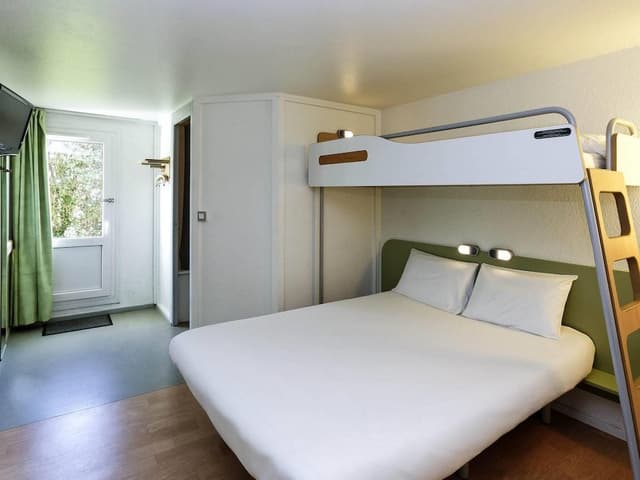 Triple Room, Multiple Beds