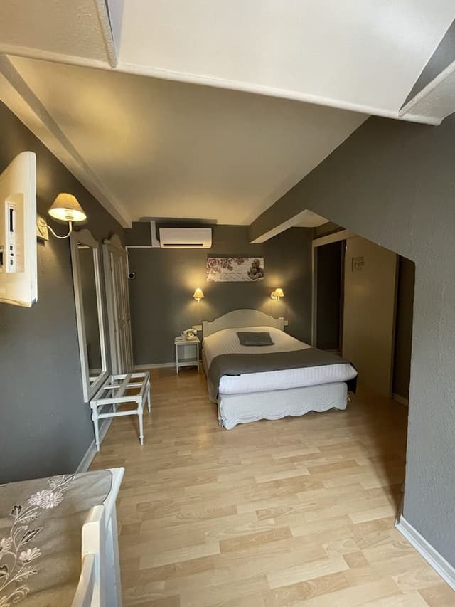 Classic Single Room