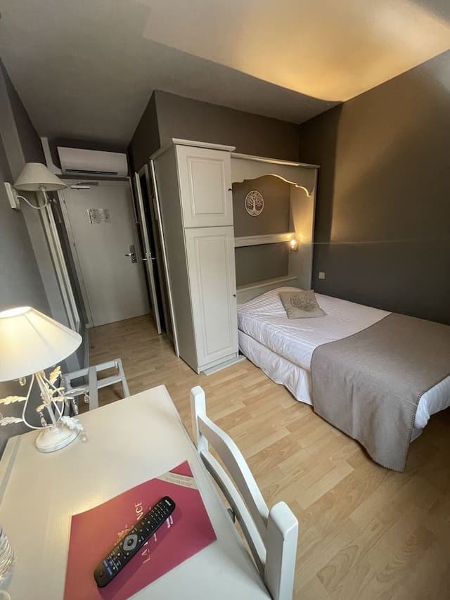 Classic Single Room