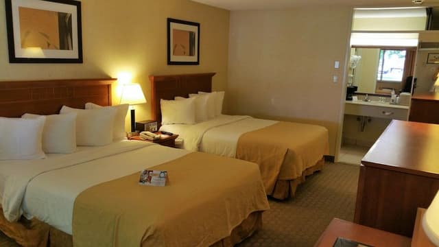 Executive Room, 2 Queen Beds, Non Smoking, Courtyard Area