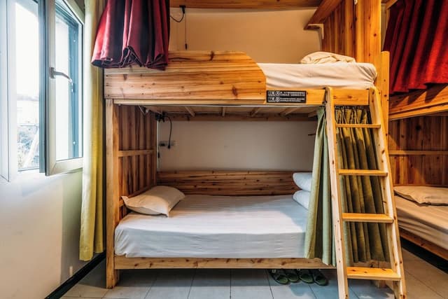 Comfort Shared Dormitory, Men only