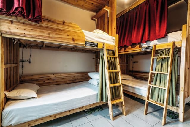 Comfort Shared Dormitory, Men only