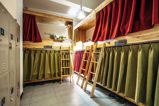 Comfort Shared Dormitory, Men only