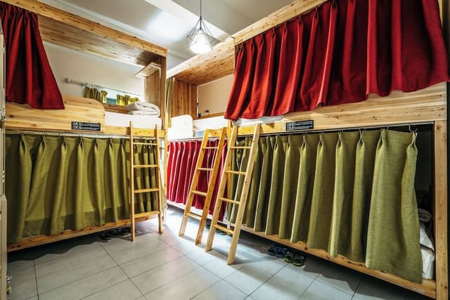 Comfort Shared Dormitory, Men only