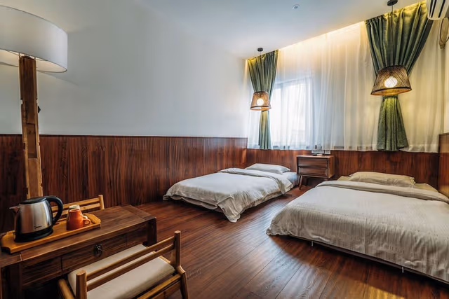 Standard Twin Room