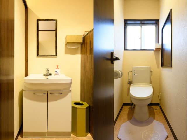 Japanese Room with Shared Washroom - Quadruple (Non-Smoking)