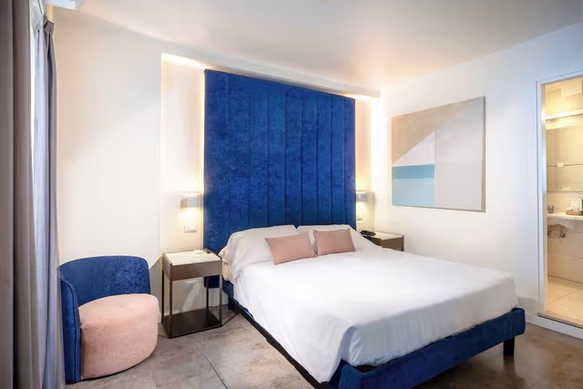 Suite, Partial Sea View (Small)