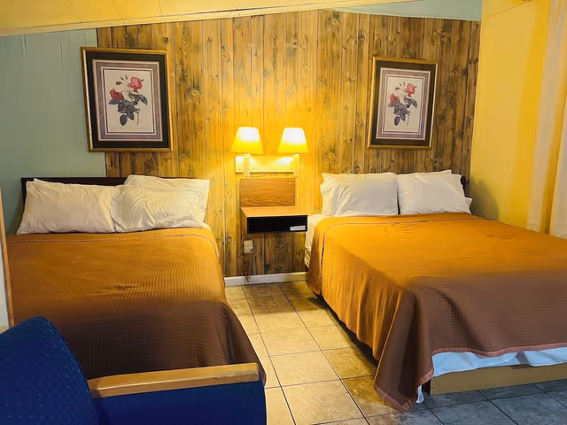 Room, 2 Queen Beds, Non Smoking