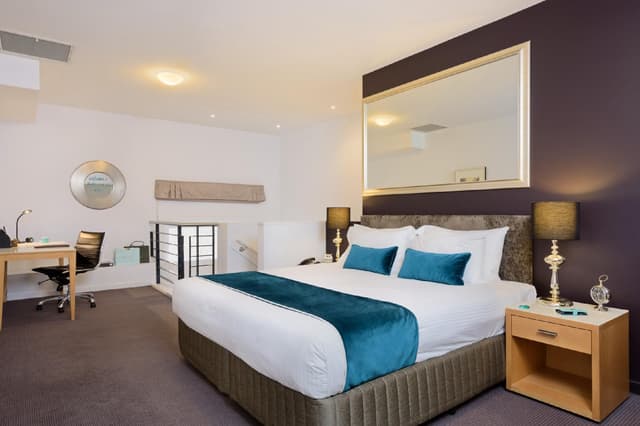 Heritage King Spa Loft