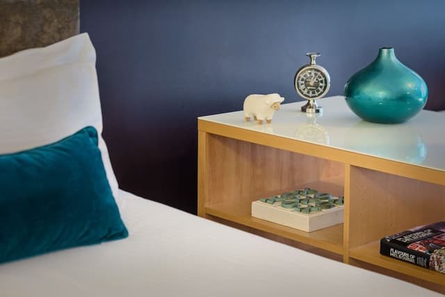 Heritage King Suite