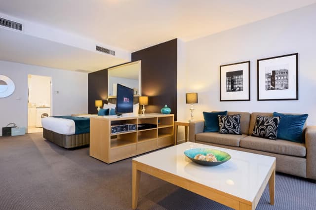Heritage King Suite