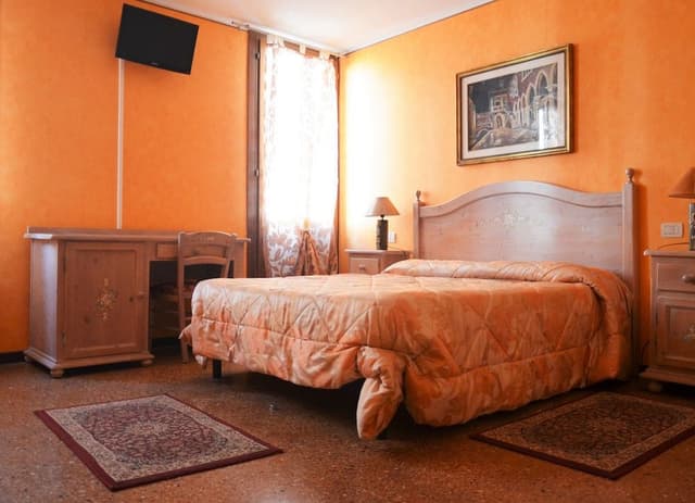 Double Room, Shared Bathroom