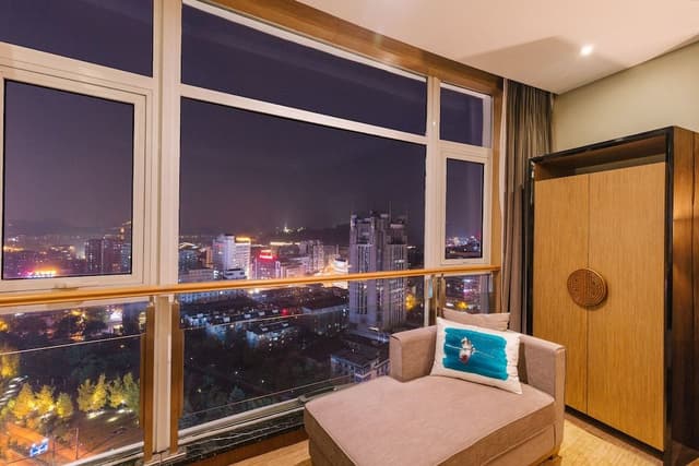 Double Room with Lake View or Twin Room with City View