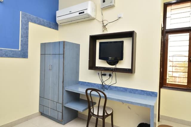 Deluxe AC Room