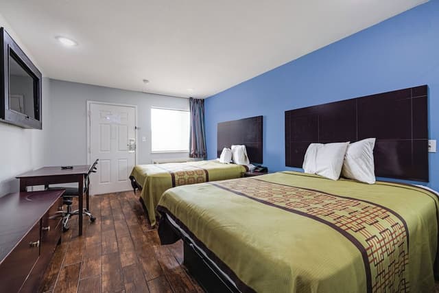 Room, 2 Queen Beds, Smoking