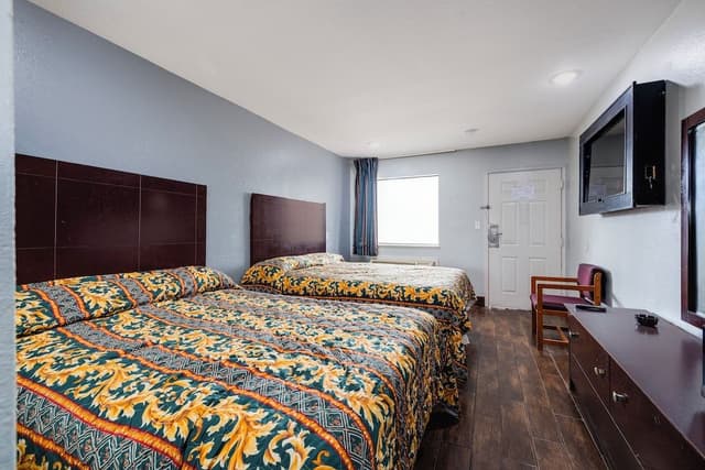Room, 2 Queen Beds, Smoking