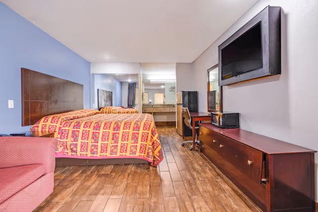 Room, 1 King Bed, Smoking