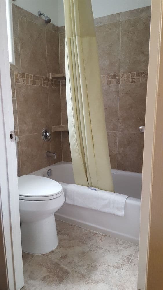 Deluxe Suite, 2 Bedrooms (2nd floor)
