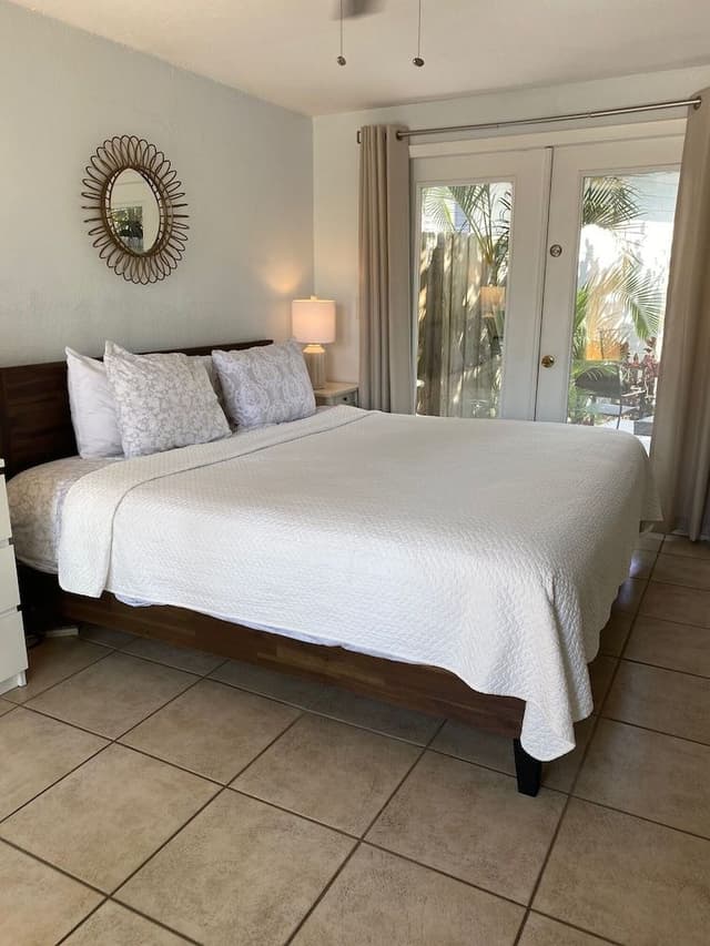 Luxury Cottage, 1 Bedroom, Hot Tub, Bay View (Rainforest Room)