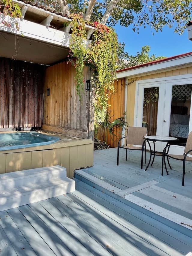 Luxury Cottage, 1 Bedroom, Hot Tub, Bay View (Rainforest Room)