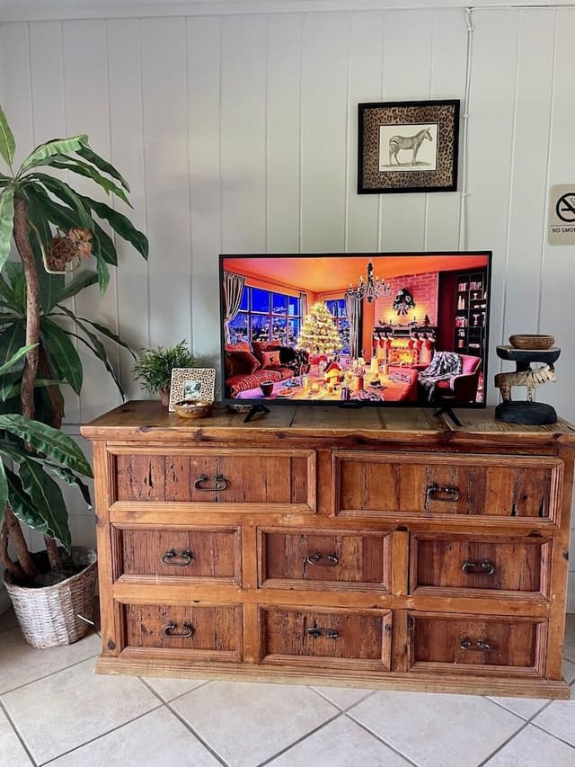 Luxury Cottage, 1 Bedroom, Hot Tub, Bay View (Rainforest Room)