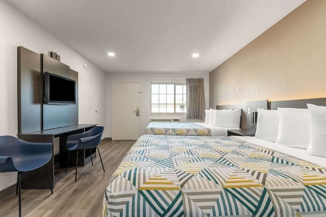 Standard Room, 2 Queen Beds, Smoking