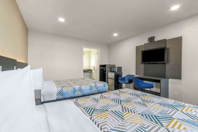Standard Room, 2 Double Beds, Accessible, Non Smoking