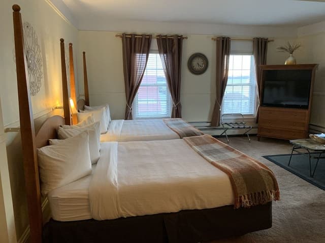Panoramic Quadruple Room, 2 Queen Beds, Non Smoking, Ensuite