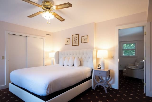 Classic Room, 1 King Bed