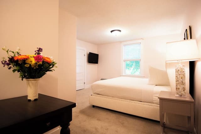 Classic Room, 1 King Bed