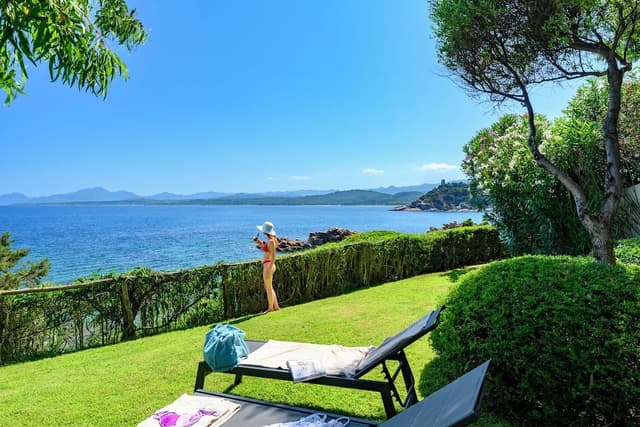 Suite (with beach access)