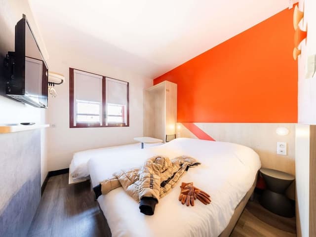 Triple Room (1 Double Bed and 1 Twin Murphy Bed)