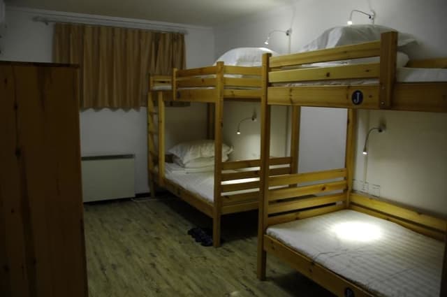 1 Bed in 4-Bed Room
