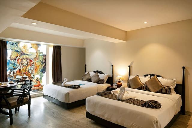 Executive Suite, 2 Queen Beds, Bathtub