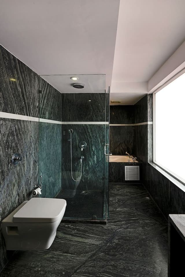 Executive Suite, 2 Queen Beds, Bathtub