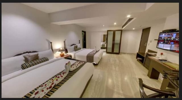 Executive Suite, 2 Queen Beds, Bathtub