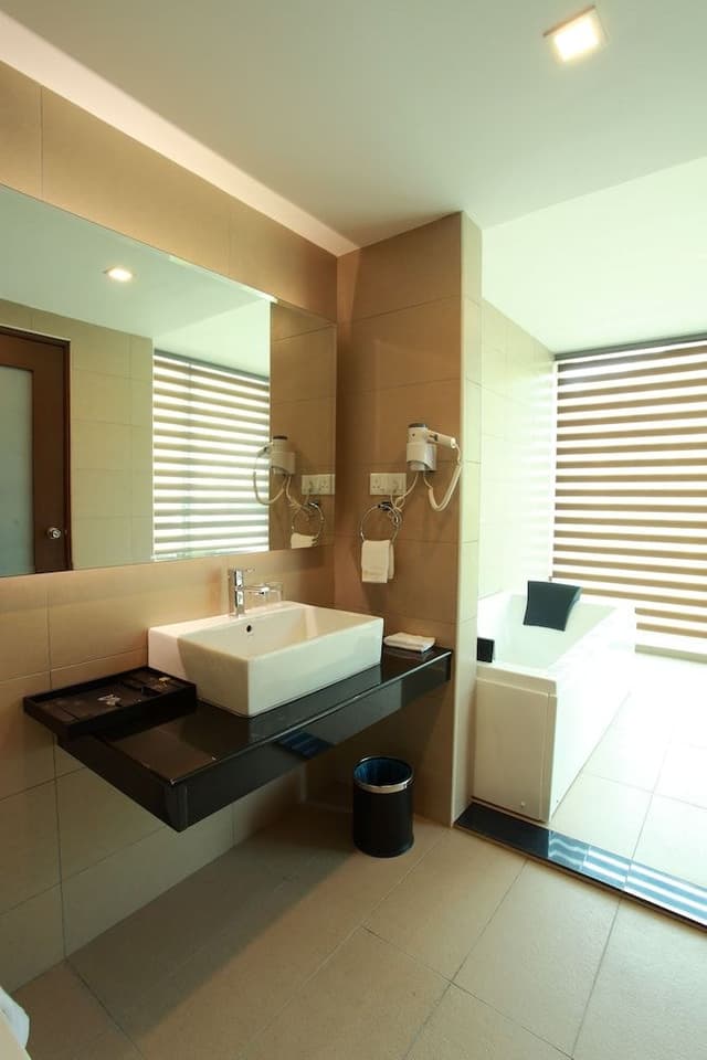 Executive Suite, 1 King Bed, Bathtub